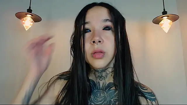 Snapshot of alien_eyes09 chatting on 03-04-26, 01:33 alien eyes09 online show from 03-04-26, 01:33