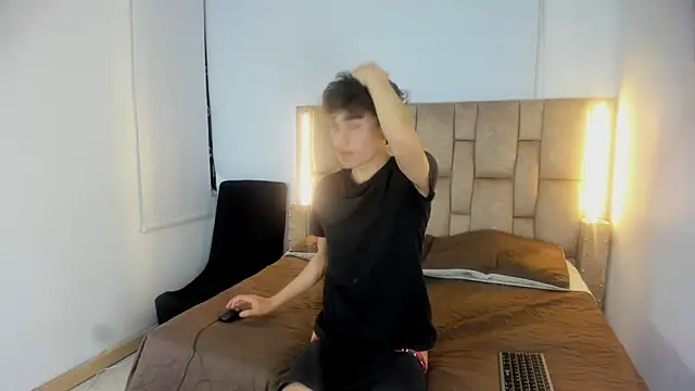 Snapshot of Noir_Sebas chatting on 03-06-26, 03:03 Noir Sebas online show from 03-06-26, 03:03