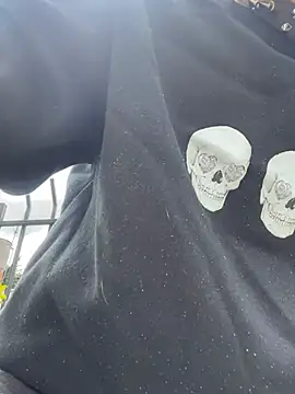 Snapshot of Thom_sam_ chatting on 02-14-26, 04:04 Thom sam online show from 02-14-26, 04:04