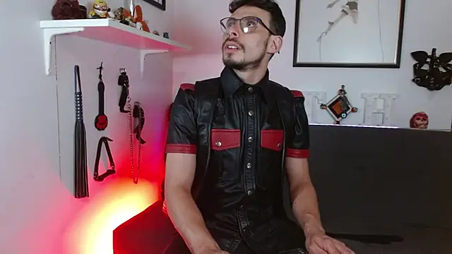 Snapshot of Thom_sam_ chatting on 03-06-26, 11:23 Thom sam online show from 03-06-26, 11:23