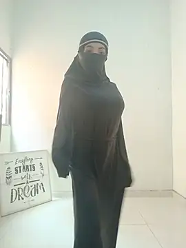 aminaa  online show from 07-10-26, 08:00