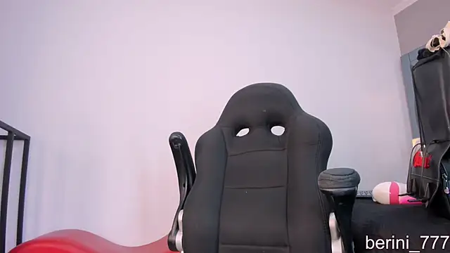 Snapshot of ElektraBomdans chatting on 02-14-26, 07:43 ElektraBomdans online show from 02-14-26, 07:43