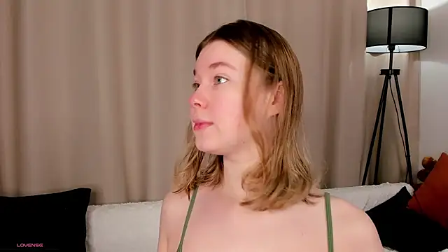 Snapshot of MaraaSwan chatting on 02-13-26, 10:39 MaraaSwan online show from 02-13-26, 10:39