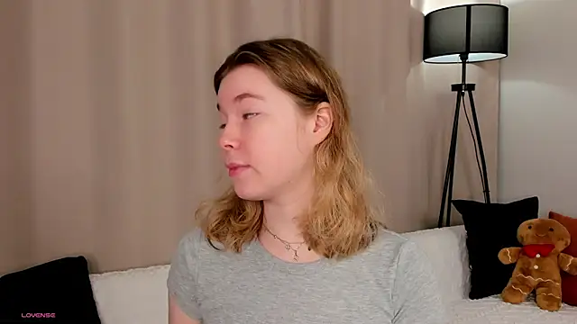 Snapshot of MaraaSwan chatting on 03-05-26, 10:39 MaraaSwan online show from 03-05-26, 10:39