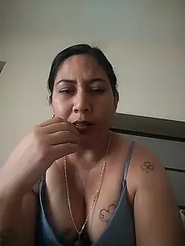 Snapshot of Arely_Sweet chatting on 02-15-26, 08:05 Arely Sweet online show from 02-15-26, 08:05