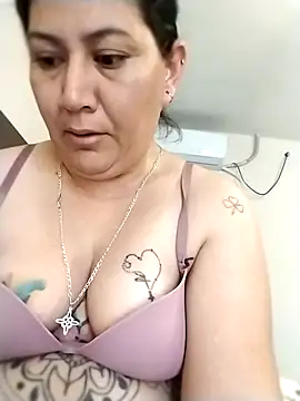 Snapshot of Arely_Sweet chatting on 02-17-26, 03:51 Arely Sweet online show from 02-17-26, 03:51