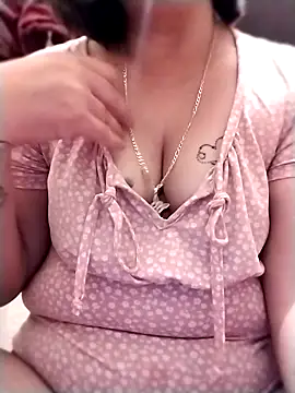 Snapshot of Arely_Sweet chatting on 03-06-26, 04:53 Arely Sweet online show from 03-06-26, 04:53