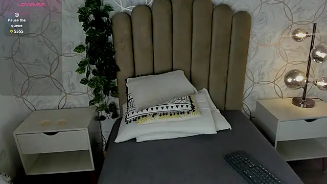 angelsky11 online show from 04-23-26, 07:49