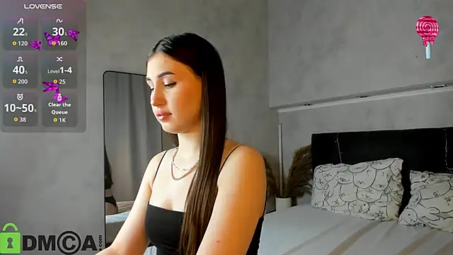 Snapshot of Emily_Lews chatting on 03-11-26, 01:22 Emily Lews online show from 03-11-26, 01:22