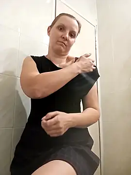 Snapshot of SusanGold9211 chatting on 03-05-26, 09:38 SusanGold9211 online show from 03-05-26, 09:38