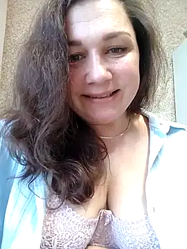 Snapshot of Susan8421 chatting on 03-13-26, 05:58 Susan8421 online show from 03-13-26, 05:58