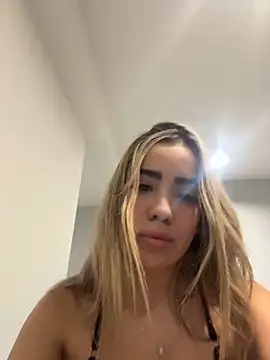 bellabarbiex online show from 04-30-26, 10:47