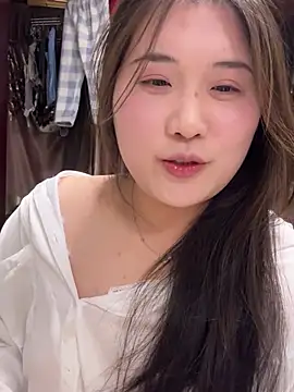 HHll7796 online show from 03-12-26, 02:23