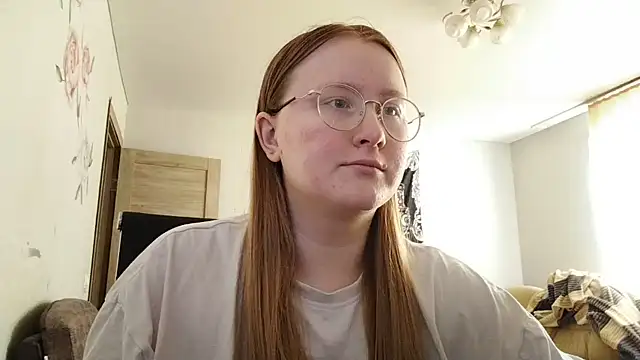 Snapshot of AnikaLipps chatting on 06-17-26, 01:23 AnikaLipps online show from 06-17-26, 01:23