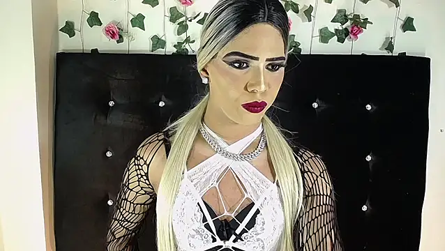 Kristal Queen01 online show from 04-25-26, 01:41