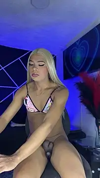 Snapshot of ThaliGirl21 chatting on 07-13-26, 01:52 ThaliGirl21 online show from 07-13-26, 01:52