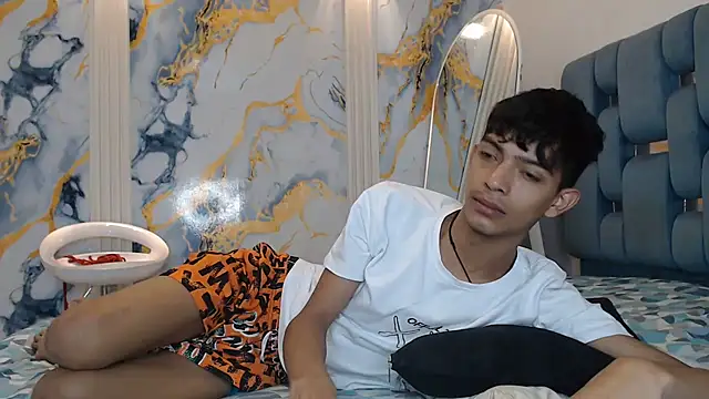 Snapshot of KITTY_BOSH chatting on 05-12-26, 01:19 KITTY BOSH online show from 05-12-26, 01:19