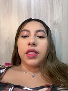 Snapshot of Emiily_joee_ chatting on 05-21-26, 04:19 Emiily joee online show from 05-21-26, 04:19