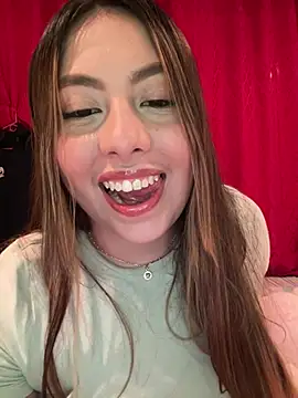 Snapshot of Emiily_joee_ chatting on 05-29-26, 03:04 Emiily joee online show from 05-29-26, 03:04
