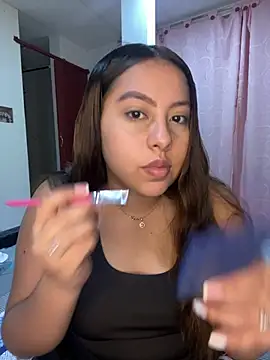 Snapshot of Emiily_joee_ chatting on 06-26-26, 03:22 Emiily joee online show from 06-26-26, 03:22