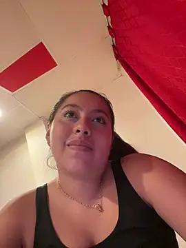 Snapshot of Emiily_joee_ chatting on 06-27-26, 02:16 Emiily joee online show from 06-27-26, 02:16