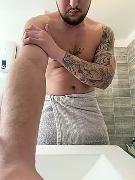 Snapshot of derallerechte001 chatting on 03-11-26, 11:49 derallerechte001 online show from 03-11-26, 11:49