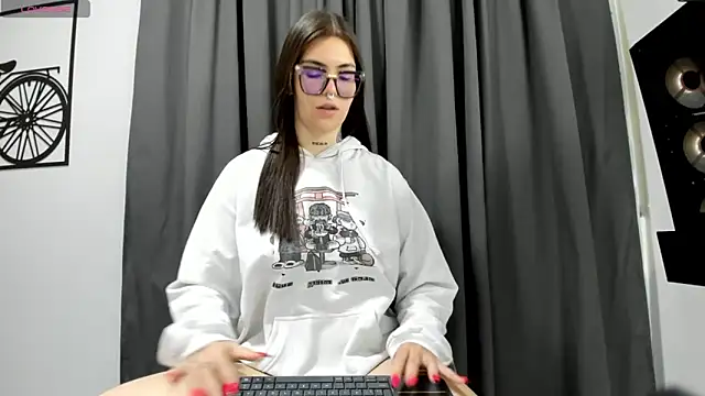 Daniella Wildx online show from 04-27-26, 09:02