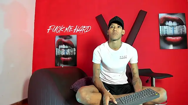 GREEN BOYS online show from 02-26-26, 07:40