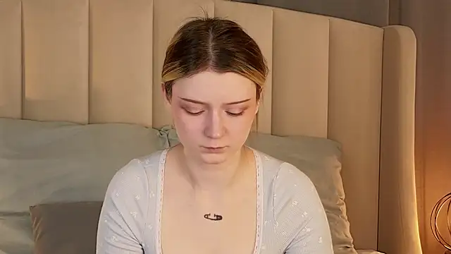 AlyssFrost online show from 05-05-26, 02:19