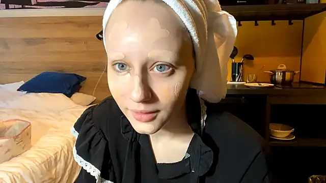 TriciaHartery online show from 03-08-26, 03:05