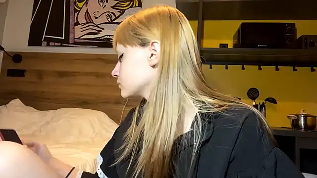 TriciaHartery online show from 03-09-26, 08:13