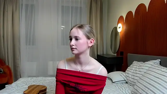 Snapshot of TraceeRebollar chatting on 03-10-26, 03:17 TraceeRebollar online show from 03-10-26, 03:17