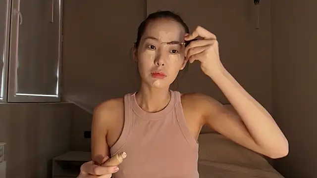 Snapshot of lilly_sweeet chatting on 02-24-26, 05:05 lilly sweeet online show from 02-24-26, 05:05