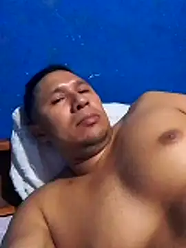 Snapshot of deiner13 chatting on 02-18-26, 09:33 deiner13 online show from 02-18-26, 09:33