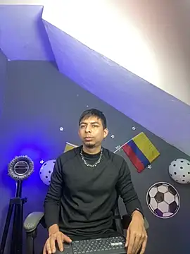 Snapshot of polloCol4U chatting on 06-16-26, 05:43 polloCol4U online show from 06-16-26, 05:43