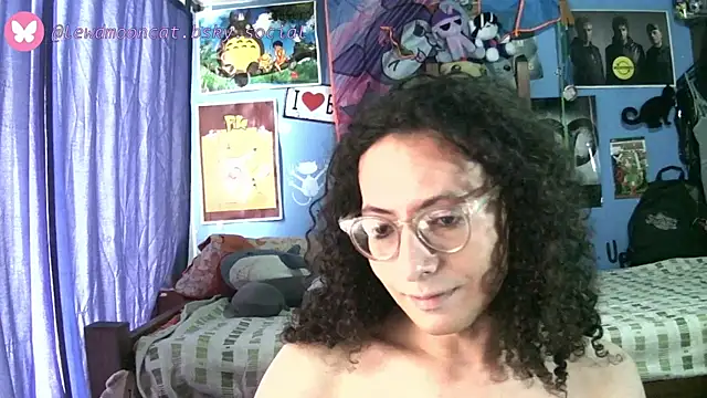 Snapshot of lewd_mooncat chatting on 05-08-26, 09:42 lewd mooncat online show from 05-08-26, 09:42