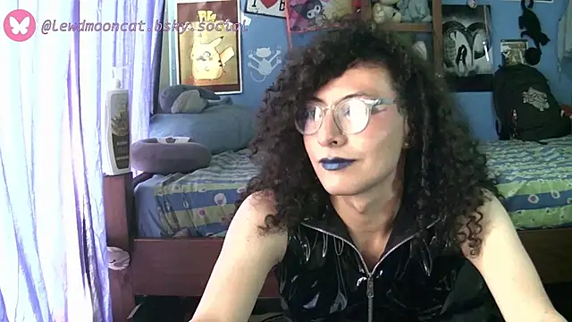 Snapshot of lewd_mooncat chatting on 05-28-26, 07:44 lewd mooncat online show from 05-28-26, 07:44