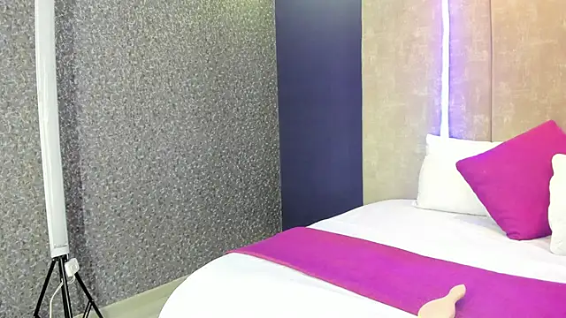 PerlaRogerss  online show from 04-23-26, 11:31