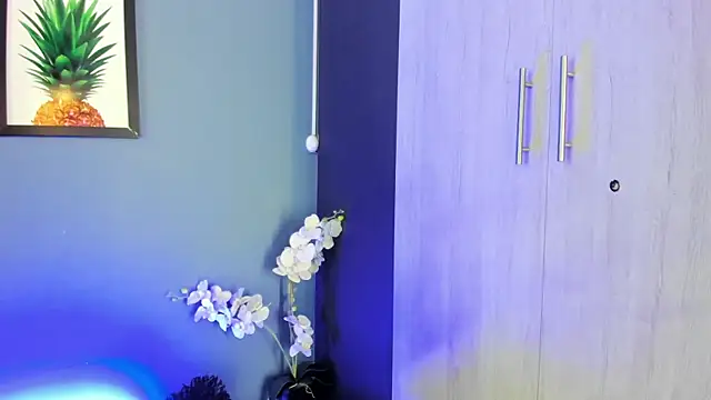 PerlaRogerss  online show from 04-27-26, 10:24