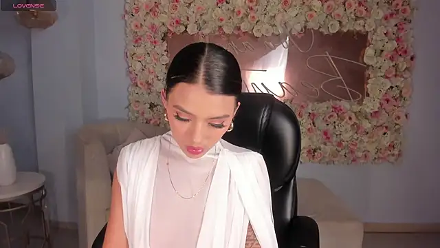 JulietteMoreau online show from 04-23-26, 07:38