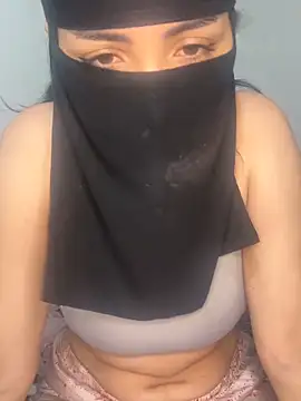 Snapshot of Lamarab chatting on 03-14-26, 11:32 Lamarab online show from 03-14-26, 11:32