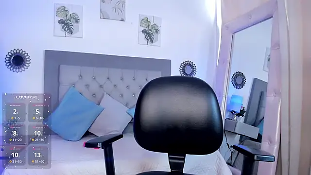 julietha Vega online show from 04-25-26, 07:55