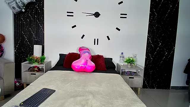 Snapshot of samay_noem chatting on 03-13-26, 09:21 samay noem online show from 03-13-26, 09:21