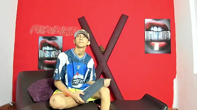 BOYS PLAY online show from 02-25-26, 01:21