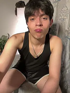 Snapshot of _-Lucky-_ chatting on 03-08-26, 02:04 -Lucky- online show from 03-08-26, 02:04