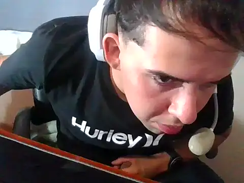 Snapshot of nene2309 chatting on 03-10-26, 02:05 nene2309 online show from 03-10-26, 02:05