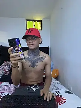 Snapshot of Maxtor_ chatting on 02-17-26, 02:46 Maxtor online show from 02-17-26, 02:46