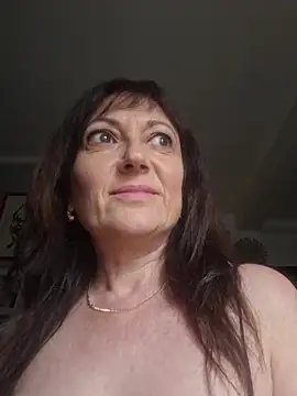 SaraGina online show from 04-22-26, 08:28