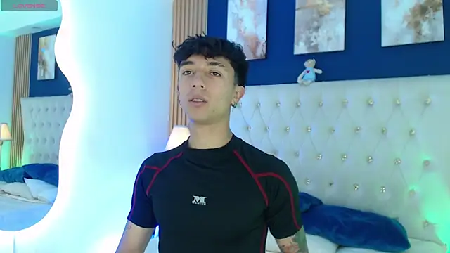 Aiden Rivers  online show from 04-17-26, 01:25