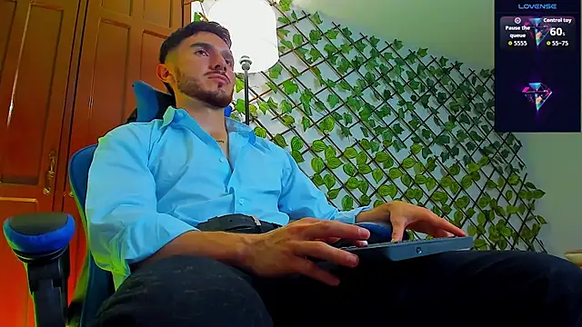 Snapshot of Dante_Blake1 chatting on 03-10-26, 04:06 Dante Blake1 online show from 03-10-26, 04:06